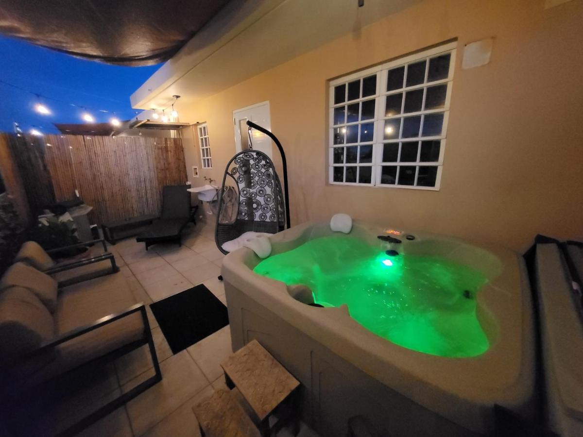 Private Jacuzzi Oasis With Mountain Views And Free Parking Appartement Ponce Buitenkant foto