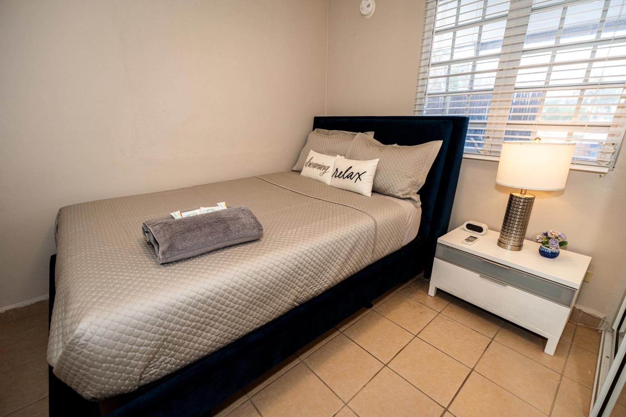 Private Jacuzzi Oasis With Mountain Views And Free Parking Appartement Ponce Buitenkant foto