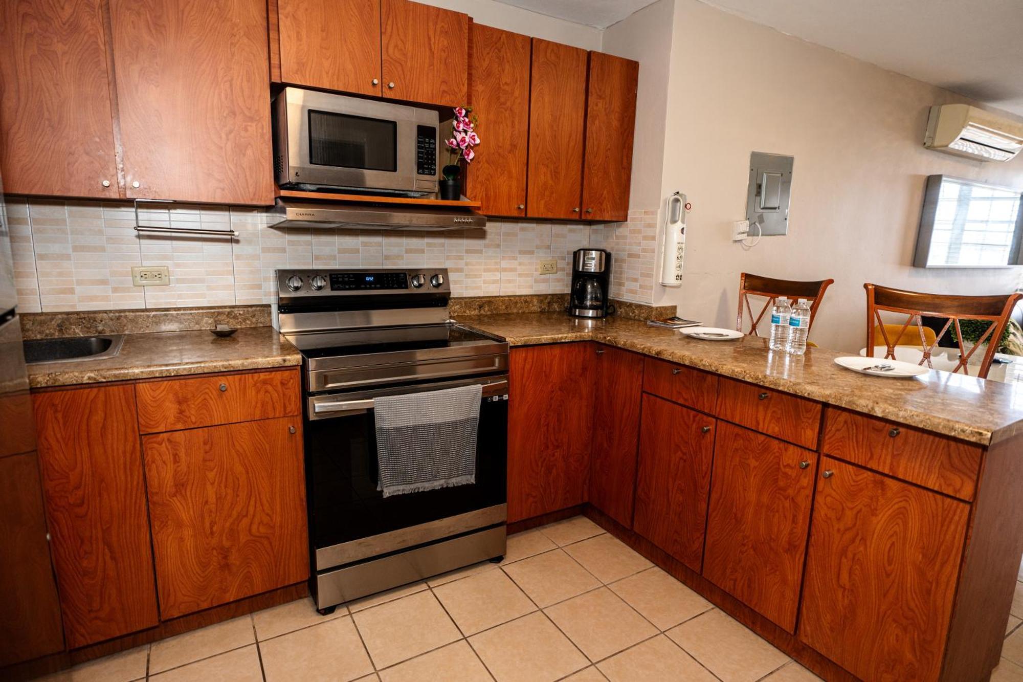 Private Jacuzzi Oasis With Mountain Views And Free Parking Appartement Ponce Buitenkant foto