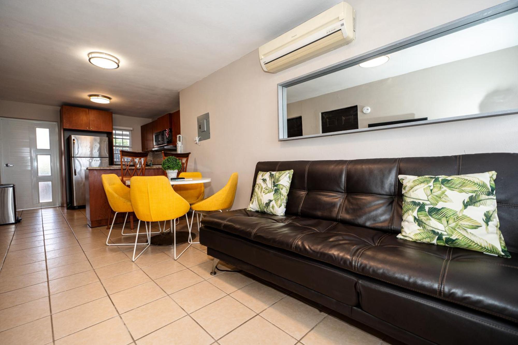 Private Jacuzzi Oasis With Mountain Views And Free Parking Appartement Ponce Buitenkant foto