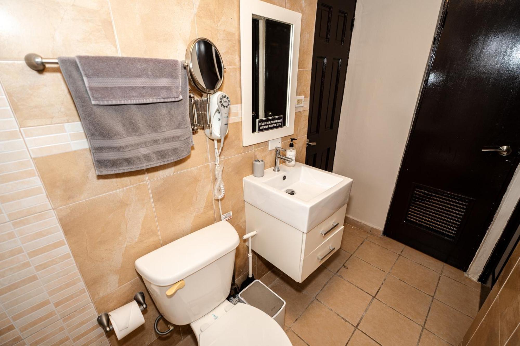 Private Jacuzzi Oasis With Mountain Views And Free Parking Appartement Ponce Buitenkant foto